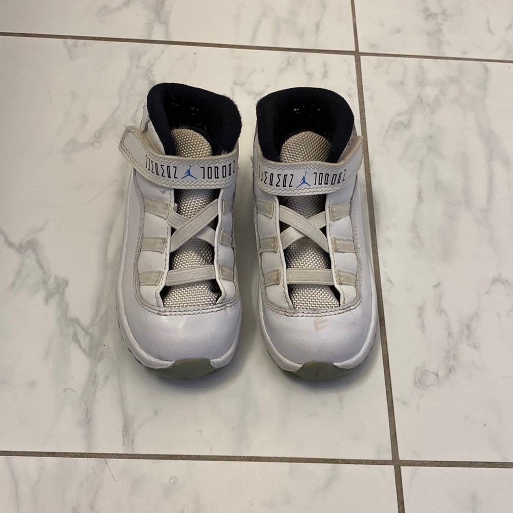 Nike Air Jordan 11 Retro BT Legend Blue Sneakers